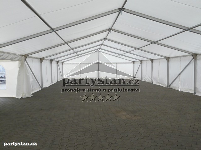 Fotografie: Boční opláštění stanu