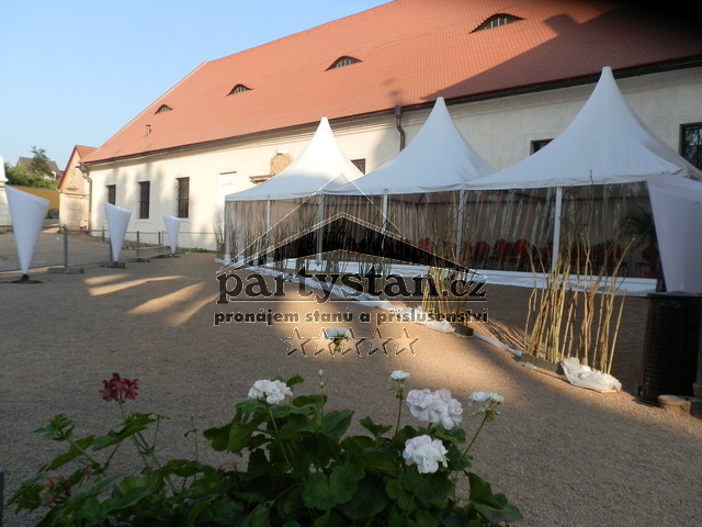 Fotografie: Boční opláštění stanu